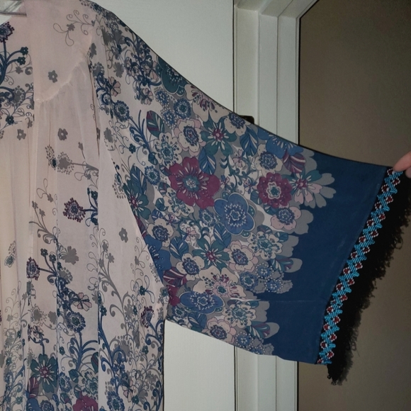 Umgee U.S.A. Floral Kimono 1XL/2XL - Picture 5 of 10